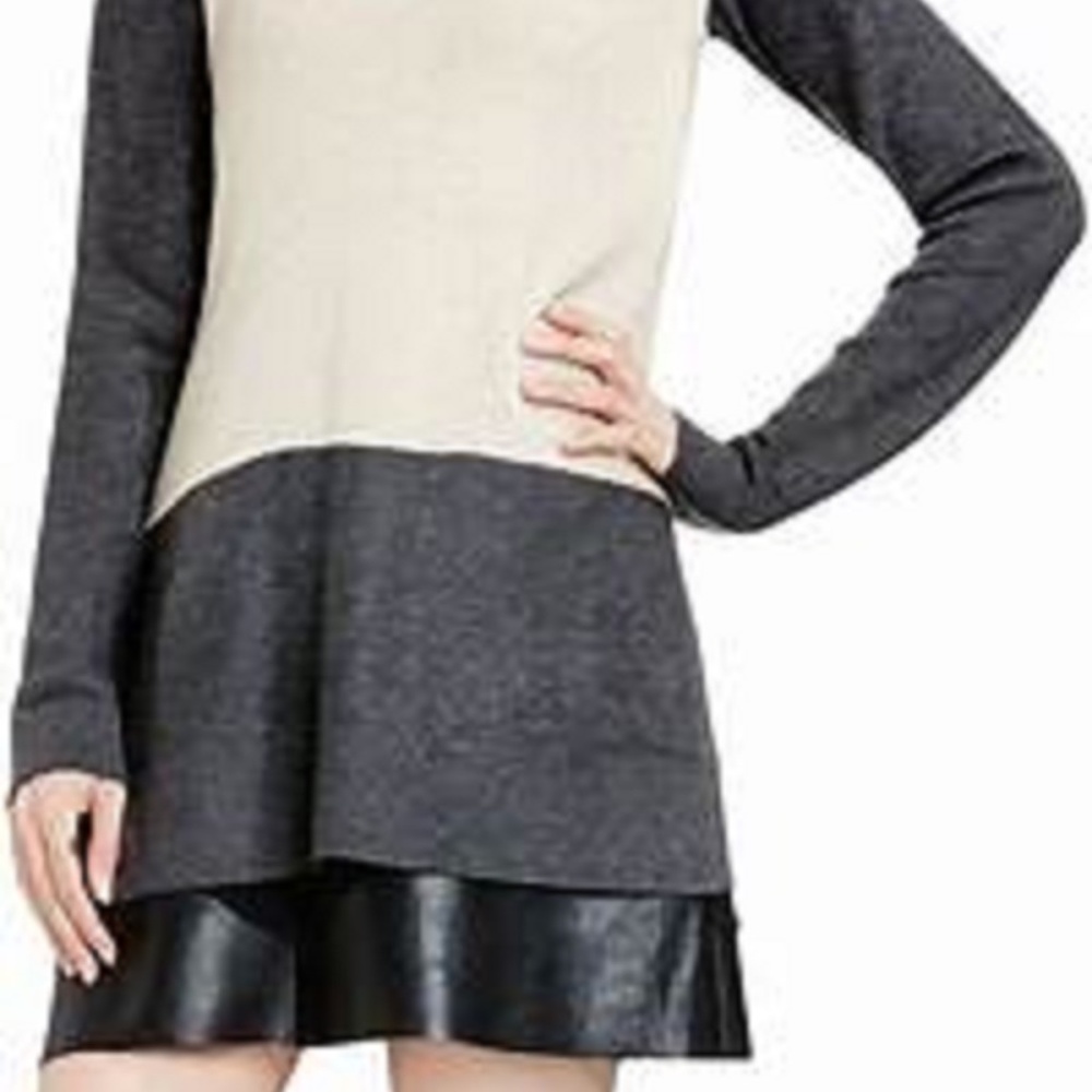 VIINCE CAMUTO Waffle Knit V-Neck Sweater ( SMALL ) - Picture 4 of 4